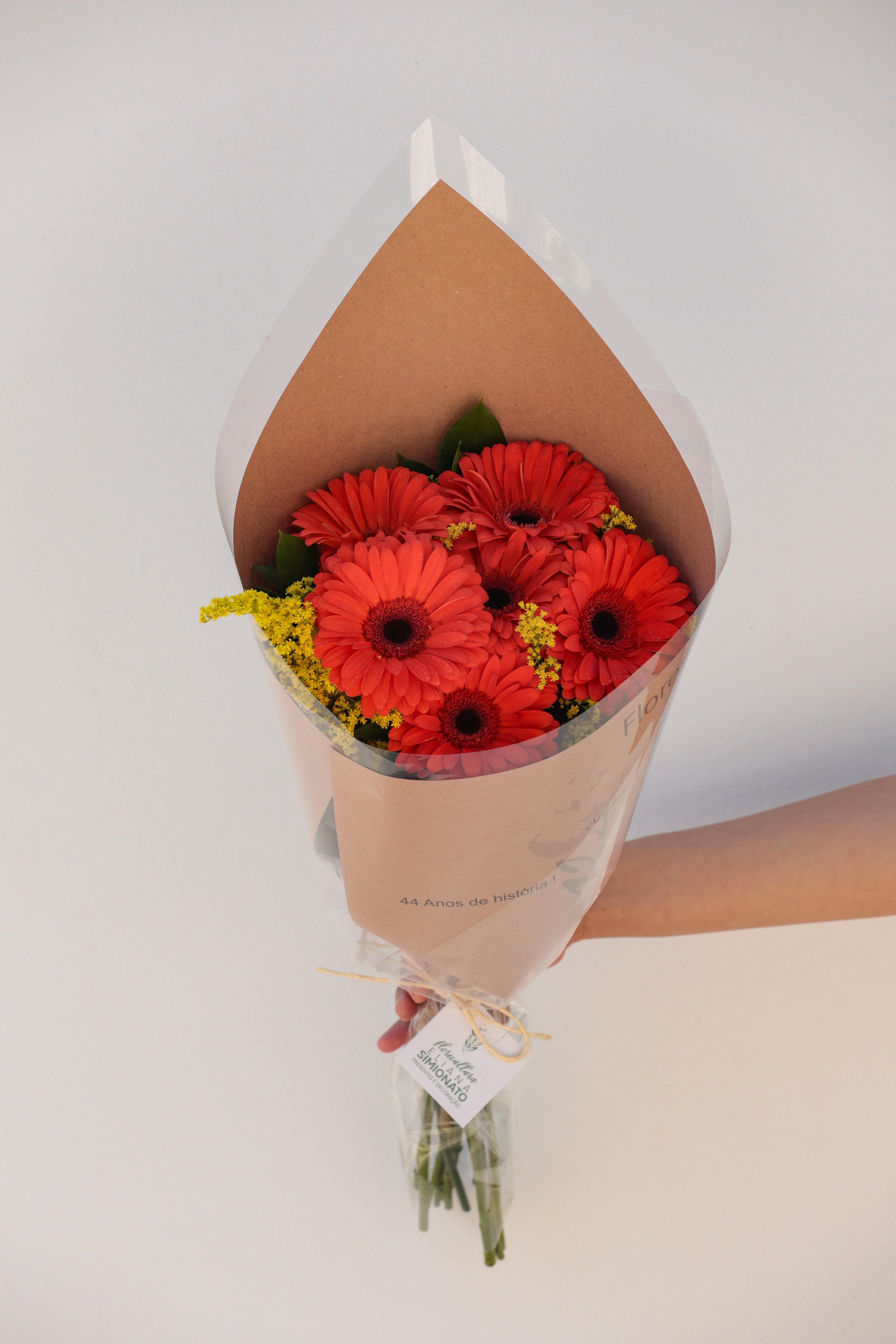 Buqu� com 6 G�rberas � Laranja