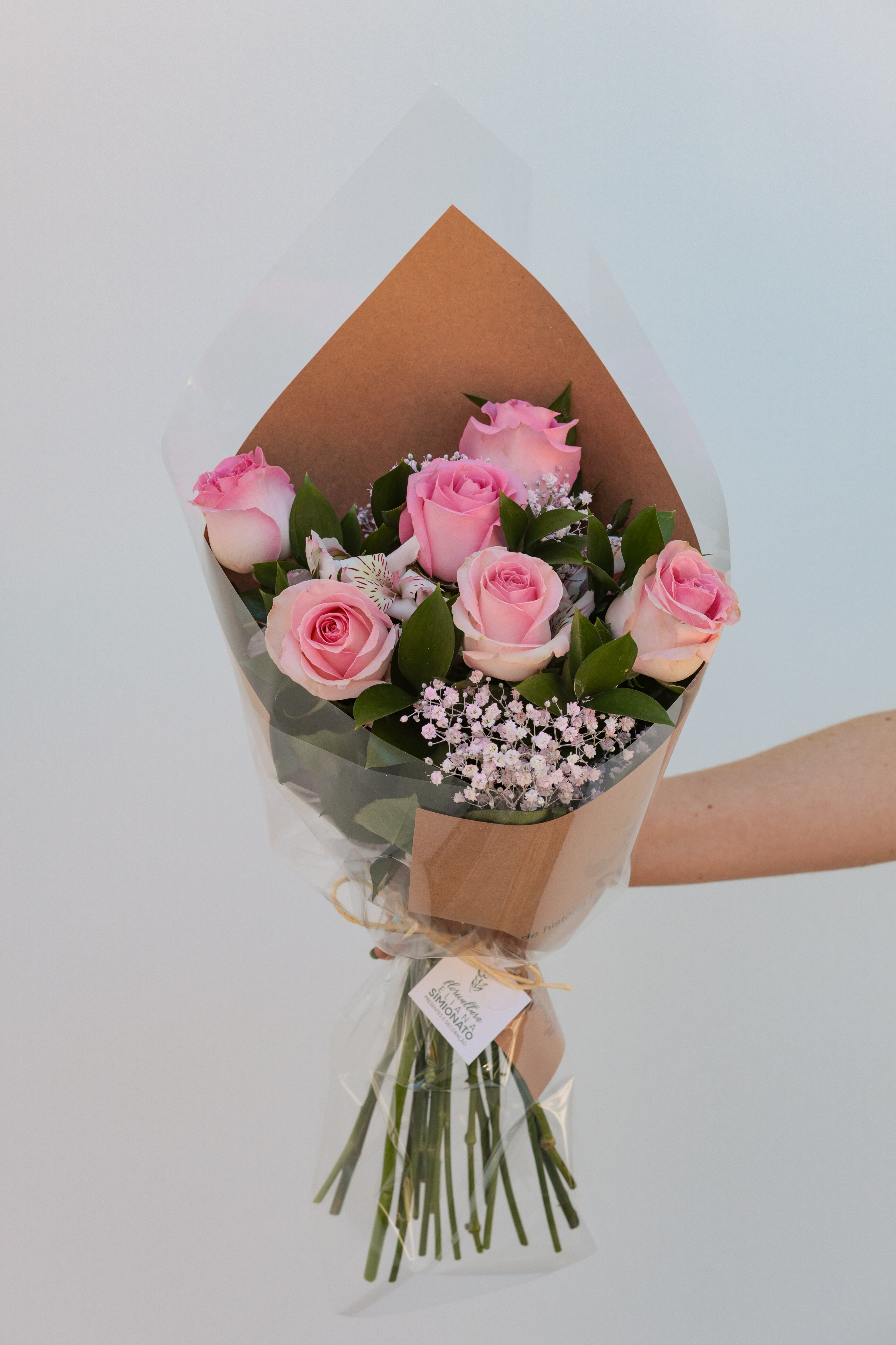 Buqu� com 6 Rosas Nacionais � Cor de Rosa