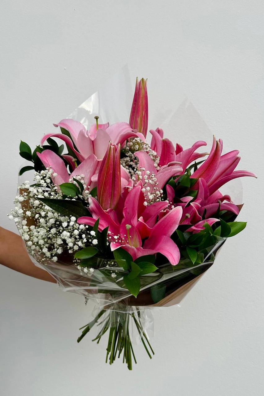 Buqu� com 5 Hastes de L�rio Rosa