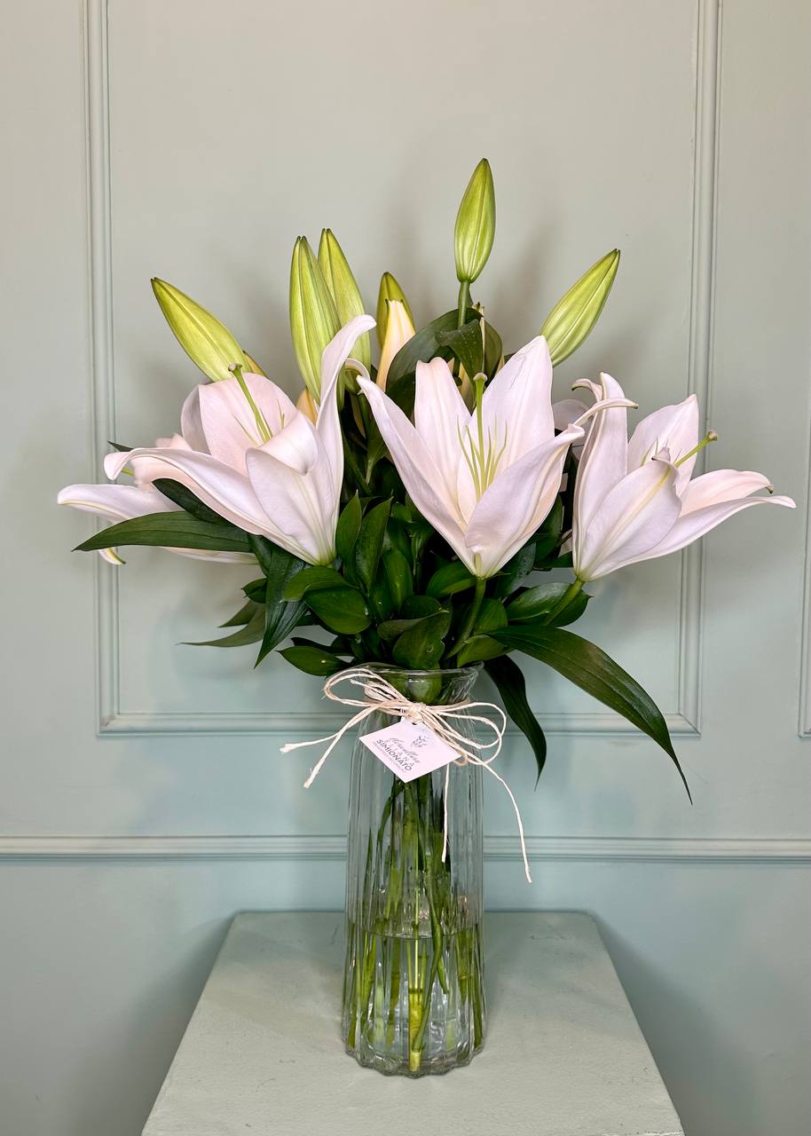 Vaso com L�rios Brancos