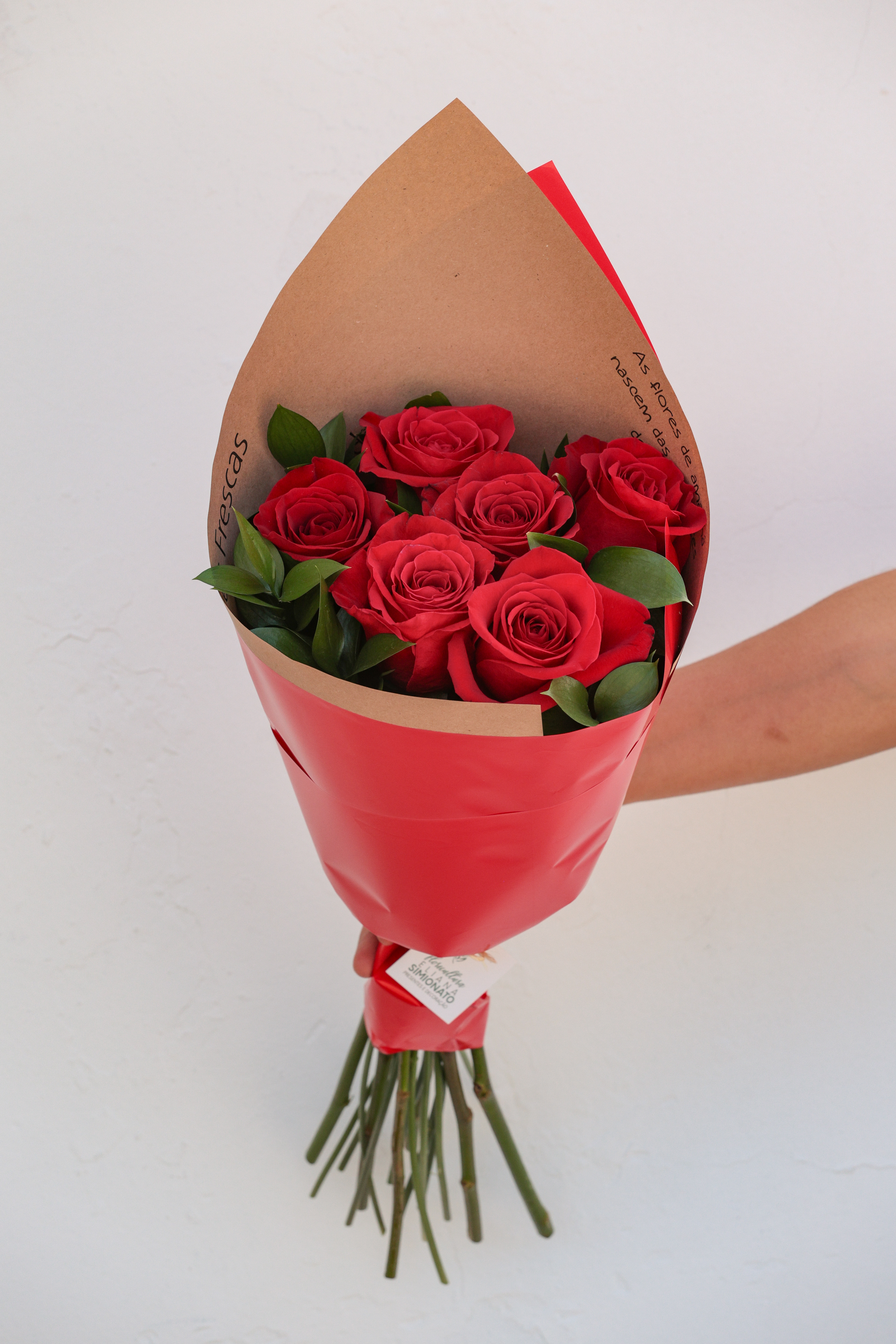 Buqu� com 6 Rosas Colombianas